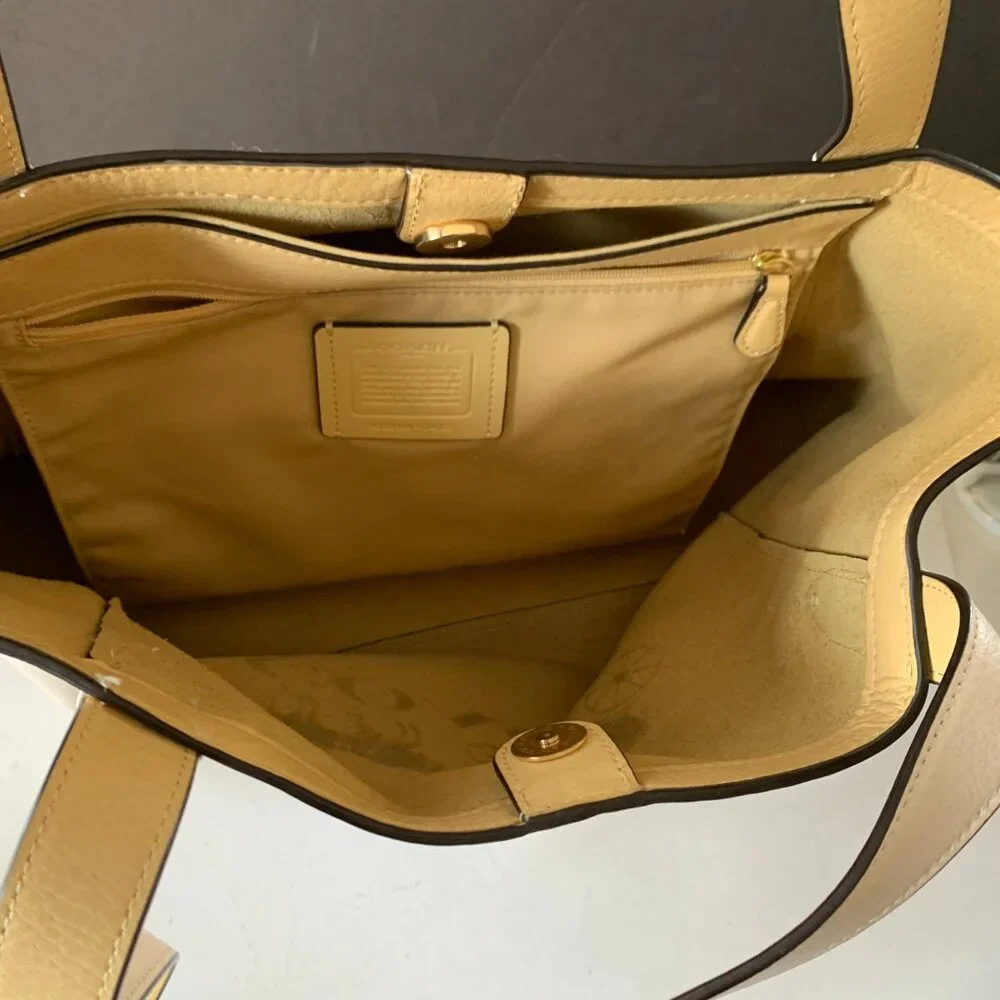 Coach Tote 27 With Horse And Carriage MSRP $328